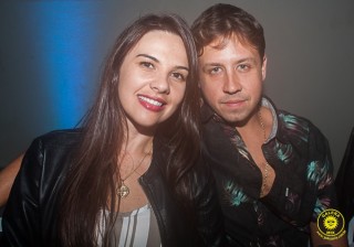 
                    <a style='margin-left: 5px;' class='btn btn-xs btn-social btn-facebook' href='https://www.facebook.com/sharer/sharer.php?u=https://galeramix.s01.web.getmuller.com.br/imagem/a80/800-800-90/conteudo/site_galerias/80/live-tijucas-galera-mix-espresso-rural-diogo-portugal-101.jpg' rel='popup' data-width='500' data-height='400'><i class='fa fa-facebook'></i>Compartilhar <span class='hidden-xs'>no Facebook</span>
                </a> 
                <a class='btn btn-default btn-xs' target='_blank' href='imagem/a80/800-800-90/conteudo/site_galerias/80/live-tijucas-galera-mix-espresso-rural-diogo-portugal-101.jpg'>
                    <span class='glyphicon glyphicon-cloud-download'></span> Salvar
                </a>
                