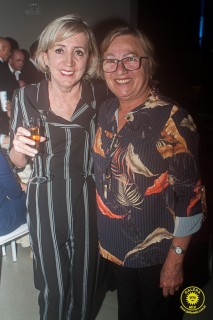 
<a style='margin-left: 5px;' class='btn btn-xs btn-social btn-facebook' href='https://www.facebook.com/sharer/sharer.php?u=https://galeramix.s01.web.getmuller.com.br/imagem/a80/800-800-90/conteudo/site_galerias/80/live-tijucas-galera-mix-espresso-rural-diogo-portugal-106.jpg' rel='popup' data-width='500' data-height='400'><i class='fa fa-facebook'></i>Compartilhar <span class='hidden-xs'>no Facebook</span>
</a> 
<a class='btn btn-default btn-xs' target='_blank' href='imagem/a80/800-800-90/conteudo/site_galerias/80/live-tijucas-galera-mix-espresso-rural-diogo-portugal-106.jpg'>
<span class='glyphicon glyphicon-cloud-download'></span> Salvar
</a>
