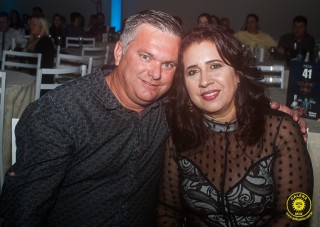 
<a style='margin-left: 5px;' class='btn btn-xs btn-social btn-facebook' href='https://www.facebook.com/sharer/sharer.php?u=https://galeramix.s01.web.getmuller.com.br/imagem/a80/800-800-90/conteudo/site_galerias/80/live-tijucas-galera-mix-espresso-rural-diogo-portugal-110.jpg' rel='popup' data-width='500' data-height='400'><i class='fa fa-facebook'></i>Compartilhar <span class='hidden-xs'>no Facebook</span>
</a> 
<a class='btn btn-default btn-xs' target='_blank' href='imagem/a80/800-800-90/conteudo/site_galerias/80/live-tijucas-galera-mix-espresso-rural-diogo-portugal-110.jpg'>
<span class='glyphicon glyphicon-cloud-download'></span> Salvar
</a>
