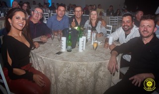 
<a style='margin-left: 5px;' class='btn btn-xs btn-social btn-facebook' href='https://www.facebook.com/sharer/sharer.php?u=https://galeramix.s01.web.getmuller.com.br/imagem/a80/800-800-90/conteudo/site_galerias/80/live-tijucas-galera-mix-espresso-rural-diogo-portugal-113.jpg' rel='popup' data-width='500' data-height='400'><i class='fa fa-facebook'></i>Compartilhar <span class='hidden-xs'>no Facebook</span>
</a> 
<a class='btn btn-default btn-xs' target='_blank' href='imagem/a80/800-800-90/conteudo/site_galerias/80/live-tijucas-galera-mix-espresso-rural-diogo-portugal-113.jpg'>
<span class='glyphicon glyphicon-cloud-download'></span> Salvar
</a>
