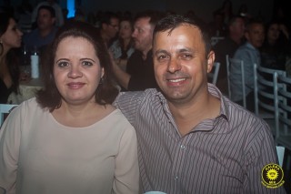 
<a style='margin-left: 5px;' class='btn btn-xs btn-social btn-facebook' href='https://www.facebook.com/sharer/sharer.php?u=https://galeramix.s01.web.getmuller.com.br/imagem/a80/800-800-90/conteudo/site_galerias/80/live-tijucas-galera-mix-espresso-rural-diogo-portugal-117.jpg' rel='popup' data-width='500' data-height='400'><i class='fa fa-facebook'></i>Compartilhar <span class='hidden-xs'>no Facebook</span>
</a> 
<a class='btn btn-default btn-xs' target='_blank' href='imagem/a80/800-800-90/conteudo/site_galerias/80/live-tijucas-galera-mix-espresso-rural-diogo-portugal-117.jpg'>
<span class='glyphicon glyphicon-cloud-download'></span> Salvar
</a>
