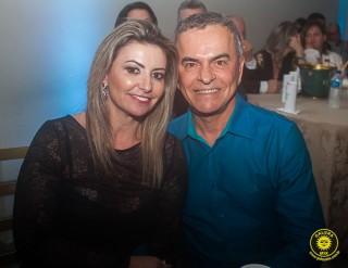 
<a style='margin-left: 5px;' class='btn btn-xs btn-social btn-facebook' href='https://www.facebook.com/sharer/sharer.php?u=https://galeramix.s01.web.getmuller.com.br/imagem/a80/800-800-90/conteudo/site_galerias/80/live-tijucas-galera-mix-espresso-rural-diogo-portugal-138.jpg' rel='popup' data-width='500' data-height='400'><i class='fa fa-facebook'></i>Compartilhar <span class='hidden-xs'>no Facebook</span>
</a> 
<a class='btn btn-default btn-xs' target='_blank' href='imagem/a80/800-800-90/conteudo/site_galerias/80/live-tijucas-galera-mix-espresso-rural-diogo-portugal-138.jpg'>
<span class='glyphicon glyphicon-cloud-download'></span> Salvar
</a>
