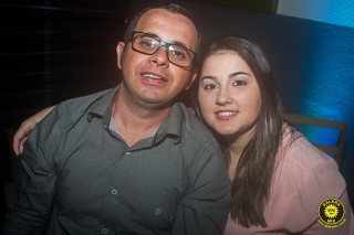 
<a style='margin-left: 5px;' class='btn btn-xs btn-social btn-facebook' href='https://www.facebook.com/sharer/sharer.php?u=https://galeramix.s01.web.getmuller.com.br/imagem/a80/800-800-90/conteudo/site_galerias/80/live-tijucas-galera-mix-espresso-rural-diogo-portugal-32.jpg' rel='popup' data-width='500' data-height='400'><i class='fa fa-facebook'></i>Compartilhar <span class='hidden-xs'>no Facebook</span>
</a> 
<a class='btn btn-default btn-xs' target='_blank' href='imagem/a80/800-800-90/conteudo/site_galerias/80/live-tijucas-galera-mix-espresso-rural-diogo-portugal-32.jpg'>
<span class='glyphicon glyphicon-cloud-download'></span> Salvar
</a>
