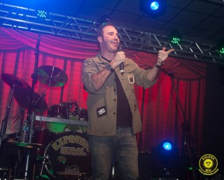 
<a style='margin-left: 5px;' class='btn btn-xs btn-social btn-facebook' href='https://www.facebook.com/sharer/sharer.php?u=https://galeramix.s01.web.getmuller.com.br/imagem/a80/800-800-90/conteudo/site_galerias/80/live-tijucas-galera-mix-espresso-rural-diogo-portugal-51.jpg' rel='popup' data-width='500' data-height='400'><i class='fa fa-facebook'></i>Compartilhar <span class='hidden-xs'>no Facebook</span>
</a> 
<a class='btn btn-default btn-xs' target='_blank' href='imagem/a80/800-800-90/conteudo/site_galerias/80/live-tijucas-galera-mix-espresso-rural-diogo-portugal-51.jpg'>
<span class='glyphicon glyphicon-cloud-download'></span> Salvar
</a>
