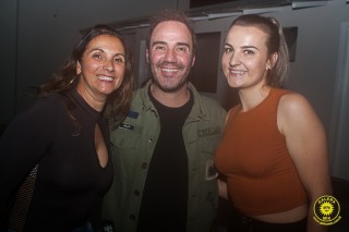 
<a style='margin-left: 5px;' class='btn btn-xs btn-social btn-facebook' href='https://www.facebook.com/sharer/sharer.php?u=https://galeramix.s01.web.getmuller.com.br/imagem/a80/800-800-90/conteudo/site_galerias/80/live-tijucas-galera-mix-espresso-rural-diogo-portugal-61.jpg' rel='popup' data-width='500' data-height='400'><i class='fa fa-facebook'></i>Compartilhar <span class='hidden-xs'>no Facebook</span>
</a> 
<a class='btn btn-default btn-xs' target='_blank' href='imagem/a80/800-800-90/conteudo/site_galerias/80/live-tijucas-galera-mix-espresso-rural-diogo-portugal-61.jpg'>
<span class='glyphicon glyphicon-cloud-download'></span> Salvar
</a>
