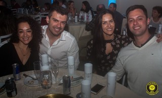 
<a style='margin-left: 5px;' class='btn btn-xs btn-social btn-facebook' href='https://www.facebook.com/sharer/sharer.php?u=https://galeramix.s01.web.getmuller.com.br/imagem/a80/800-800-90/conteudo/site_galerias/80/live-tijucas-galera-mix-espresso-rural-diogo-portugal-72.jpg' rel='popup' data-width='500' data-height='400'><i class='fa fa-facebook'></i>Compartilhar <span class='hidden-xs'>no Facebook</span>
</a> 
<a class='btn btn-default btn-xs' target='_blank' href='imagem/a80/800-800-90/conteudo/site_galerias/80/live-tijucas-galera-mix-espresso-rural-diogo-portugal-72.jpg'>
<span class='glyphicon glyphicon-cloud-download'></span> Salvar
</a>
