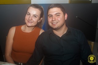 
<a style='margin-left: 5px;' class='btn btn-xs btn-social btn-facebook' href='https://www.facebook.com/sharer/sharer.php?u=https://galeramix.s01.web.getmuller.com.br/imagem/a80/800-800-90/conteudo/site_galerias/80/live-tijucas-galera-mix-espresso-rural-diogo-portugal-8.jpg' rel='popup' data-width='500' data-height='400'><i class='fa fa-facebook'></i>Compartilhar <span class='hidden-xs'>no Facebook</span>
</a> 
<a class='btn btn-default btn-xs' target='_blank' href='imagem/a80/800-800-90/conteudo/site_galerias/80/live-tijucas-galera-mix-espresso-rural-diogo-portugal-8.jpg'>
<span class='glyphicon glyphicon-cloud-download'></span> Salvar
</a>
