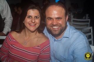 
<a style='margin-left: 5px;' class='btn btn-xs btn-social btn-facebook' href='https://www.facebook.com/sharer/sharer.php?u=https://galeramix.s01.web.getmuller.com.br/imagem/a80/800-800-90/conteudo/site_galerias/80/live-tijucas-galera-mix-espresso-rural-diogo-portugal-85.jpg' rel='popup' data-width='500' data-height='400'><i class='fa fa-facebook'></i>Compartilhar <span class='hidden-xs'>no Facebook</span>
</a> 
<a class='btn btn-default btn-xs' target='_blank' href='imagem/a80/800-800-90/conteudo/site_galerias/80/live-tijucas-galera-mix-espresso-rural-diogo-portugal-85.jpg'>
<span class='glyphicon glyphicon-cloud-download'></span> Salvar
</a>
