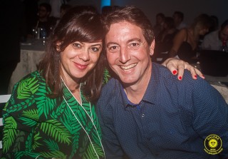 
<a style='margin-left: 5px;' class='btn btn-xs btn-social btn-facebook' href='https://www.facebook.com/sharer/sharer.php?u=https://galeramix.s01.web.getmuller.com.br/imagem/a80/800-800-90/conteudo/site_galerias/80/live-tijucas-galera-mix-espresso-rural-diogo-portugal-86.jpg' rel='popup' data-width='500' data-height='400'><i class='fa fa-facebook'></i>Compartilhar <span class='hidden-xs'>no Facebook</span>
</a> 
<a class='btn btn-default btn-xs' target='_blank' href='imagem/a80/800-800-90/conteudo/site_galerias/80/live-tijucas-galera-mix-espresso-rural-diogo-portugal-86.jpg'>
<span class='glyphicon glyphicon-cloud-download'></span> Salvar
</a>
