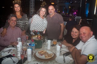 
<a style='margin-left: 5px;' class='btn btn-xs btn-social btn-facebook' href='https://www.facebook.com/sharer/sharer.php?u=https://galeramix.s01.web.getmuller.com.br/imagem/a80/800-800-90/conteudo/site_galerias/80/live-tijucas-galera-mix-espresso-rural-diogo-portugal-9.jpg' rel='popup' data-width='500' data-height='400'><i class='fa fa-facebook'></i>Compartilhar <span class='hidden-xs'>no Facebook</span>
</a> 
<a class='btn btn-default btn-xs' target='_blank' href='imagem/a80/800-800-90/conteudo/site_galerias/80/live-tijucas-galera-mix-espresso-rural-diogo-portugal-9.jpg'>
<span class='glyphicon glyphicon-cloud-download'></span> Salvar
</a>
