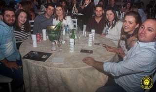 
<a style='margin-left: 5px;' class='btn btn-xs btn-social btn-facebook' href='https://www.facebook.com/sharer/sharer.php?u=https://galeramix.s01.web.getmuller.com.br/imagem/a80/800-800-90/conteudo/site_galerias/80/live-tijucas-galera-mix-espresso-rural-diogo-portugal-94.jpg' rel='popup' data-width='500' data-height='400'><i class='fa fa-facebook'></i>Compartilhar <span class='hidden-xs'>no Facebook</span>
</a> 
<a class='btn btn-default btn-xs' target='_blank' href='imagem/a80/800-800-90/conteudo/site_galerias/80/live-tijucas-galera-mix-espresso-rural-diogo-portugal-94.jpg'>
<span class='glyphicon glyphicon-cloud-download'></span> Salvar
</a>
