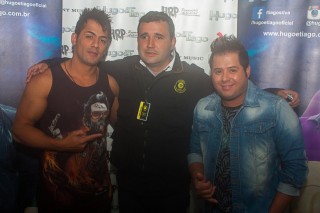 
                                    <a style='margin-left: 5px;' class='btn btn-xs btn-social btn-facebook' href='https://www.facebook.com/sharer/sharer.php?u=https://galeramix.s01.web.getmuller.com.br/imagem/a82/800-800-90/conteudo/site_galerias/82/festa-do-caminhoneiro-tijucas-hugo-e-thiago-tijucas-1.jpg' rel='popup' data-width='500' data-height='400'><i class='fa fa-facebook'></i>Compartilhar <span class='hidden-xs'>no Facebook</span>
                                </a> 
                                <a class='btn btn-default btn-xs' target='_blank' href='imagem/a82/800-800-90/conteudo/site_galerias/82/festa-do-caminhoneiro-tijucas-hugo-e-thiago-tijucas-1.jpg'>
                                    <span class='glyphicon glyphicon-cloud-download'></span> Salvar
                                </a>
                                