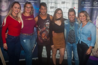 
                                <a style='margin-left: 5px;' class='btn btn-xs btn-social btn-facebook' href='https://www.facebook.com/sharer/sharer.php?u=https://galeramix.s01.web.getmuller.com.br/imagem/a82/800-800-90/conteudo/site_galerias/82/festa-do-caminhoneiro-tijucas-hugo-e-thiago-tijucas-10.jpg' rel='popup' data-width='500' data-height='400'><i class='fa fa-facebook'></i>Compartilhar <span class='hidden-xs'>no Facebook</span>
                            </a> 
                            <a class='btn btn-default btn-xs' target='_blank' href='imagem/a82/800-800-90/conteudo/site_galerias/82/festa-do-caminhoneiro-tijucas-hugo-e-thiago-tijucas-10.jpg'>
                                <span class='glyphicon glyphicon-cloud-download'></span> Salvar
                            </a>
                            