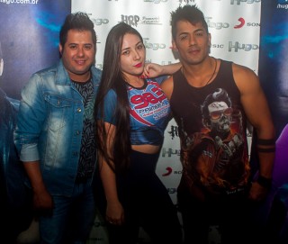 
<a style='margin-left: 5px;' class='btn btn-xs btn-social btn-facebook' href='https://www.facebook.com/sharer/sharer.php?u=https://galeramix.s01.web.getmuller.com.br/imagem/a82/800-800-90/conteudo/site_galerias/82/festa-do-caminhoneiro-tijucas-hugo-e-thiago-tijucas-120.jpg' rel='popup' data-width='500' data-height='400'><i class='fa fa-facebook'></i>Compartilhar <span class='hidden-xs'>no Facebook</span>
</a> 
<a class='btn btn-default btn-xs' target='_blank' href='imagem/a82/800-800-90/conteudo/site_galerias/82/festa-do-caminhoneiro-tijucas-hugo-e-thiago-tijucas-120.jpg'>
<span class='glyphicon glyphicon-cloud-download'></span> Salvar
</a>
