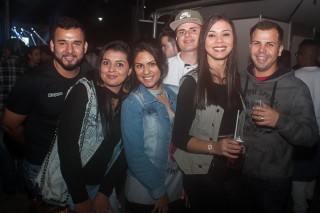 
<a style='margin-left: 5px;' class='btn btn-xs btn-social btn-facebook' href='https://www.facebook.com/sharer/sharer.php?u=https://galeramix.s01.web.getmuller.com.br/imagem/a82/800-800-90/conteudo/site_galerias/82/festa-do-caminhoneiro-tijucas-hugo-e-thiago-tijucas-29.jpg' rel='popup' data-width='500' data-height='400'><i class='fa fa-facebook'></i>Compartilhar <span class='hidden-xs'>no Facebook</span>
</a> 
<a class='btn btn-default btn-xs' target='_blank' href='imagem/a82/800-800-90/conteudo/site_galerias/82/festa-do-caminhoneiro-tijucas-hugo-e-thiago-tijucas-29.jpg'>
<span class='glyphicon glyphicon-cloud-download'></span> Salvar
</a>
