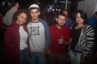 
<a style='margin-left: 5px;' class='btn btn-xs btn-social btn-facebook' href='https://www.facebook.com/sharer/sharer.php?u=https://galeramix.s01.web.getmuller.com.br/imagem/a82/800-800-90/conteudo/site_galerias/82/festa-do-caminhoneiro-tijucas-hugo-e-thiago-tijucas-30.jpg' rel='popup' data-width='500' data-height='400'><i class='fa fa-facebook'></i>Compartilhar <span class='hidden-xs'>no Facebook</span>
</a> 
<a class='btn btn-default btn-xs' target='_blank' href='imagem/a82/800-800-90/conteudo/site_galerias/82/festa-do-caminhoneiro-tijucas-hugo-e-thiago-tijucas-30.jpg'>
<span class='glyphicon glyphicon-cloud-download'></span> Salvar
</a>
