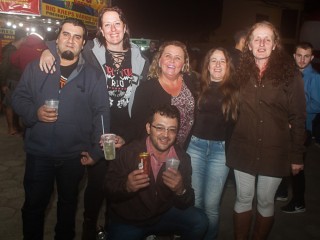 
<a style='margin-left: 5px;' class='btn btn-xs btn-social btn-facebook' href='https://www.facebook.com/sharer/sharer.php?u=https://galeramix.s01.web.getmuller.com.br/imagem/a82/800-800-90/conteudo/site_galerias/82/festa-do-caminhoneiro-tijucas-hugo-e-thiago-tijucas-34.jpg' rel='popup' data-width='500' data-height='400'><i class='fa fa-facebook'></i>Compartilhar <span class='hidden-xs'>no Facebook</span>
</a> 
<a class='btn btn-default btn-xs' target='_blank' href='imagem/a82/800-800-90/conteudo/site_galerias/82/festa-do-caminhoneiro-tijucas-hugo-e-thiago-tijucas-34.jpg'>
<span class='glyphicon glyphicon-cloud-download'></span> Salvar
</a>
