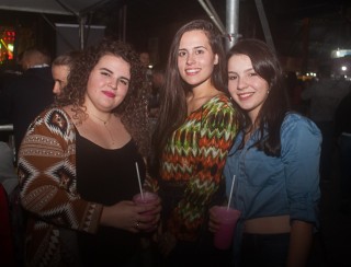 
<a style='margin-left: 5px;' class='btn btn-xs btn-social btn-facebook' href='https://www.facebook.com/sharer/sharer.php?u=https://galeramix.s01.web.getmuller.com.br/imagem/a82/800-800-90/conteudo/site_galerias/82/festa-do-caminhoneiro-tijucas-hugo-e-thiago-tijucas-37.jpg' rel='popup' data-width='500' data-height='400'><i class='fa fa-facebook'></i>Compartilhar <span class='hidden-xs'>no Facebook</span>
</a> 
<a class='btn btn-default btn-xs' target='_blank' href='imagem/a82/800-800-90/conteudo/site_galerias/82/festa-do-caminhoneiro-tijucas-hugo-e-thiago-tijucas-37.jpg'>
<span class='glyphicon glyphicon-cloud-download'></span> Salvar
</a>
