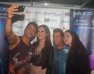 
<a style='margin-left: 5px;' class='btn btn-xs btn-social btn-facebook' href='https://www.facebook.com/sharer/sharer.php?u=https://galeramix.s01.web.getmuller.com.br/imagem/a82/800-800-90/conteudo/site_galerias/82/festa-do-caminhoneiro-tijucas-hugo-e-thiago-tijucas-4.jpg' rel='popup' data-width='500' data-height='400'><i class='fa fa-facebook'></i>Compartilhar <span class='hidden-xs'>no Facebook</span>
</a> 
<a class='btn btn-default btn-xs' target='_blank' href='imagem/a82/800-800-90/conteudo/site_galerias/82/festa-do-caminhoneiro-tijucas-hugo-e-thiago-tijucas-4.jpg'>
<span class='glyphicon glyphicon-cloud-download'></span> Salvar
</a>
