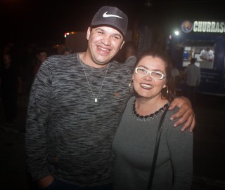 
<a style='margin-left: 5px;' class='btn btn-xs btn-social btn-facebook' href='https://www.facebook.com/sharer/sharer.php?u=https://galeramix.s01.web.getmuller.com.br/imagem/a82/800-800-90/conteudo/site_galerias/82/festa-do-caminhoneiro-tijucas-hugo-e-thiago-tijucas-41.jpg' rel='popup' data-width='500' data-height='400'><i class='fa fa-facebook'></i>Compartilhar <span class='hidden-xs'>no Facebook</span>
</a> 
<a class='btn btn-default btn-xs' target='_blank' href='imagem/a82/800-800-90/conteudo/site_galerias/82/festa-do-caminhoneiro-tijucas-hugo-e-thiago-tijucas-41.jpg'>
<span class='glyphicon glyphicon-cloud-download'></span> Salvar
</a>
