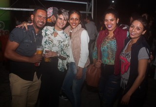 
<a style='margin-left: 5px;' class='btn btn-xs btn-social btn-facebook' href='https://www.facebook.com/sharer/sharer.php?u=https://galeramix.s01.web.getmuller.com.br/imagem/a82/800-800-90/conteudo/site_galerias/82/festa-do-caminhoneiro-tijucas-hugo-e-thiago-tijucas-51.jpg' rel='popup' data-width='500' data-height='400'><i class='fa fa-facebook'></i>Compartilhar <span class='hidden-xs'>no Facebook</span>
</a> 
<a class='btn btn-default btn-xs' target='_blank' href='imagem/a82/800-800-90/conteudo/site_galerias/82/festa-do-caminhoneiro-tijucas-hugo-e-thiago-tijucas-51.jpg'>
<span class='glyphicon glyphicon-cloud-download'></span> Salvar
</a>
