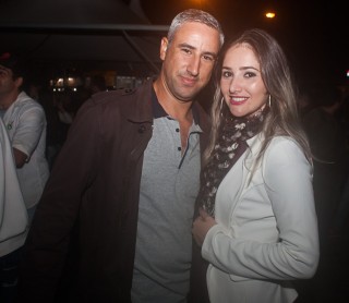 
<a style='margin-left: 5px;' class='btn btn-xs btn-social btn-facebook' href='https://www.facebook.com/sharer/sharer.php?u=https://galeramix.s01.web.getmuller.com.br/imagem/a82/800-800-90/conteudo/site_galerias/82/festa-do-caminhoneiro-tijucas-hugo-e-thiago-tijucas-54.jpg' rel='popup' data-width='500' data-height='400'><i class='fa fa-facebook'></i>Compartilhar <span class='hidden-xs'>no Facebook</span>
</a> 
<a class='btn btn-default btn-xs' target='_blank' href='imagem/a82/800-800-90/conteudo/site_galerias/82/festa-do-caminhoneiro-tijucas-hugo-e-thiago-tijucas-54.jpg'>
<span class='glyphicon glyphicon-cloud-download'></span> Salvar
</a>
