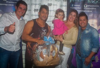 
<a style='margin-left: 5px;' class='btn btn-xs btn-social btn-facebook' href='https://www.facebook.com/sharer/sharer.php?u=https://galeramix.s01.web.getmuller.com.br/imagem/a82/800-800-90/conteudo/site_galerias/82/festa-do-caminhoneiro-tijucas-hugo-e-thiago-tijucas-6.jpg' rel='popup' data-width='500' data-height='400'><i class='fa fa-facebook'></i>Compartilhar <span class='hidden-xs'>no Facebook</span>
</a> 
<a class='btn btn-default btn-xs' target='_blank' href='imagem/a82/800-800-90/conteudo/site_galerias/82/festa-do-caminhoneiro-tijucas-hugo-e-thiago-tijucas-6.jpg'>
<span class='glyphicon glyphicon-cloud-download'></span> Salvar
</a>
