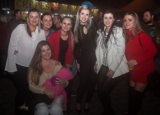 
<a style='margin-left: 5px;' class='btn btn-xs btn-social btn-facebook' href='https://www.facebook.com/sharer/sharer.php?u=https://galeramix.s01.web.getmuller.com.br/imagem/a82/800-800-90/conteudo/site_galerias/82/festa-do-caminhoneiro-tijucas-hugo-e-thiago-tijucas-66.jpg' rel='popup' data-width='500' data-height='400'><i class='fa fa-facebook'></i>Compartilhar <span class='hidden-xs'>no Facebook</span>
</a> 
<a class='btn btn-default btn-xs' target='_blank' href='imagem/a82/800-800-90/conteudo/site_galerias/82/festa-do-caminhoneiro-tijucas-hugo-e-thiago-tijucas-66.jpg'>
<span class='glyphicon glyphicon-cloud-download'></span> Salvar
</a>
