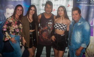 
<a style='margin-left: 5px;' class='btn btn-xs btn-social btn-facebook' href='https://www.facebook.com/sharer/sharer.php?u=https://galeramix.s01.web.getmuller.com.br/imagem/a82/800-800-90/conteudo/site_galerias/82/festa-do-caminhoneiro-tijucas-hugo-e-thiago-tijucas-7.jpg' rel='popup' data-width='500' data-height='400'><i class='fa fa-facebook'></i>Compartilhar <span class='hidden-xs'>no Facebook</span>
</a> 
<a class='btn btn-default btn-xs' target='_blank' href='imagem/a82/800-800-90/conteudo/site_galerias/82/festa-do-caminhoneiro-tijucas-hugo-e-thiago-tijucas-7.jpg'>
<span class='glyphicon glyphicon-cloud-download'></span> Salvar
</a>
