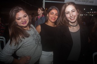 
<a style='margin-left: 5px;' class='btn btn-xs btn-social btn-facebook' href='https://www.facebook.com/sharer/sharer.php?u=https://galeramix.s01.web.getmuller.com.br/imagem/a82/800-800-90/conteudo/site_galerias/82/festa-do-caminhoneiro-tijucas-hugo-e-thiago-tijucas-71.jpg' rel='popup' data-width='500' data-height='400'><i class='fa fa-facebook'></i>Compartilhar <span class='hidden-xs'>no Facebook</span>
</a> 
<a class='btn btn-default btn-xs' target='_blank' href='imagem/a82/800-800-90/conteudo/site_galerias/82/festa-do-caminhoneiro-tijucas-hugo-e-thiago-tijucas-71.jpg'>
<span class='glyphicon glyphicon-cloud-download'></span> Salvar
</a>
