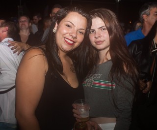 
<a style='margin-left: 5px;' class='btn btn-xs btn-social btn-facebook' href='https://www.facebook.com/sharer/sharer.php?u=https://galeramix.s01.web.getmuller.com.br/imagem/a82/800-800-90/conteudo/site_galerias/82/festa-do-caminhoneiro-tijucas-hugo-e-thiago-tijucas-76.jpg' rel='popup' data-width='500' data-height='400'><i class='fa fa-facebook'></i>Compartilhar <span class='hidden-xs'>no Facebook</span>
</a> 
<a class='btn btn-default btn-xs' target='_blank' href='imagem/a82/800-800-90/conteudo/site_galerias/82/festa-do-caminhoneiro-tijucas-hugo-e-thiago-tijucas-76.jpg'>
<span class='glyphicon glyphicon-cloud-download'></span> Salvar
</a>
