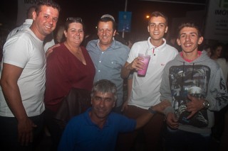 
<a style='margin-left: 5px;' class='btn btn-xs btn-social btn-facebook' href='https://www.facebook.com/sharer/sharer.php?u=https://galeramix.s01.web.getmuller.com.br/imagem/a82/800-800-90/conteudo/site_galerias/82/festa-do-caminhoneiro-tijucas-hugo-e-thiago-tijucas-78.jpg' rel='popup' data-width='500' data-height='400'><i class='fa fa-facebook'></i>Compartilhar <span class='hidden-xs'>no Facebook</span>
</a> 
<a class='btn btn-default btn-xs' target='_blank' href='imagem/a82/800-800-90/conteudo/site_galerias/82/festa-do-caminhoneiro-tijucas-hugo-e-thiago-tijucas-78.jpg'>
<span class='glyphicon glyphicon-cloud-download'></span> Salvar
</a>
