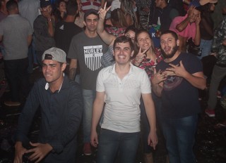 
<a style='margin-left: 5px;' class='btn btn-xs btn-social btn-facebook' href='https://www.facebook.com/sharer/sharer.php?u=https://galeramix.s01.web.getmuller.com.br/imagem/a82/800-800-90/conteudo/site_galerias/82/festa-do-caminhoneiro-tijucas-hugo-e-thiago-tijucas-83.jpg' rel='popup' data-width='500' data-height='400'><i class='fa fa-facebook'></i>Compartilhar <span class='hidden-xs'>no Facebook</span>
</a> 
<a class='btn btn-default btn-xs' target='_blank' href='imagem/a82/800-800-90/conteudo/site_galerias/82/festa-do-caminhoneiro-tijucas-hugo-e-thiago-tijucas-83.jpg'>
<span class='glyphicon glyphicon-cloud-download'></span> Salvar
</a>
