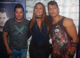 
<a style='margin-left: 5px;' class='btn btn-xs btn-social btn-facebook' href='https://www.facebook.com/sharer/sharer.php?u=https://galeramix.s01.web.getmuller.com.br/imagem/a82/800-800-90/conteudo/site_galerias/82/festa-do-caminhoneiro-tijucas-hugo-e-thiago-tijucas-89.jpg' rel='popup' data-width='500' data-height='400'><i class='fa fa-facebook'></i>Compartilhar <span class='hidden-xs'>no Facebook</span>
</a> 
<a class='btn btn-default btn-xs' target='_blank' href='imagem/a82/800-800-90/conteudo/site_galerias/82/festa-do-caminhoneiro-tijucas-hugo-e-thiago-tijucas-89.jpg'>
<span class='glyphicon glyphicon-cloud-download'></span> Salvar
</a>
