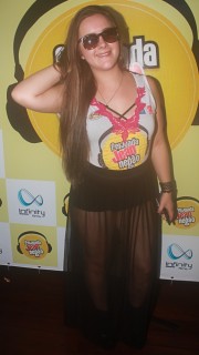 
                                    <a style='margin-left: 5px;' class='btn btn-xs btn-social btn-facebook' href='https://www.facebook.com/sharer/sharer.php?u=https://galeramix.s01.web.getmuller.com.br/imagem/a84/800-800-90/conteudo/site_galerias/84/feijoada-do-jean-negao-galera-mix-1.jpg' rel='popup' data-width='500' data-height='400'><i class='fa fa-facebook'></i>Compartilhar <span class='hidden-xs'>no Facebook</span>
                                </a> 
                                <a class='btn btn-default btn-xs' target='_blank' href='imagem/a84/800-800-90/conteudo/site_galerias/84/feijoada-do-jean-negao-galera-mix-1.jpg'>
                                    <span class='glyphicon glyphicon-cloud-download'></span> Salvar
                                </a>
                                