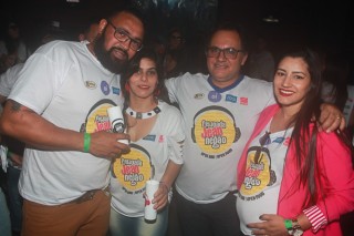 
                    <a style='margin-left: 5px;' class='btn btn-xs btn-social btn-facebook' href='https://www.facebook.com/sharer/sharer.php?u=https://galeramix.s01.web.getmuller.com.br/imagem/a84/800-800-90/conteudo/site_galerias/84/feijoada-do-jean-negao-galera-mix-13.jpg' rel='popup' data-width='500' data-height='400'><i class='fa fa-facebook'></i>Compartilhar <span class='hidden-xs'>no Facebook</span>
                </a> 
                <a class='btn btn-default btn-xs' target='_blank' href='imagem/a84/800-800-90/conteudo/site_galerias/84/feijoada-do-jean-negao-galera-mix-13.jpg'>
                    <span class='glyphicon glyphicon-cloud-download'></span> Salvar
                </a>
                