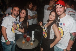 
<a style='margin-left: 5px;' class='btn btn-xs btn-social btn-facebook' href='https://www.facebook.com/sharer/sharer.php?u=https://galeramix.s01.web.getmuller.com.br/imagem/a84/800-800-90/conteudo/site_galerias/84/feijoada-do-jean-negao-galera-mix-18.jpg' rel='popup' data-width='500' data-height='400'><i class='fa fa-facebook'></i>Compartilhar <span class='hidden-xs'>no Facebook</span>
</a> 
<a class='btn btn-default btn-xs' target='_blank' href='imagem/a84/800-800-90/conteudo/site_galerias/84/feijoada-do-jean-negao-galera-mix-18.jpg'>
<span class='glyphicon glyphicon-cloud-download'></span> Salvar
</a>
