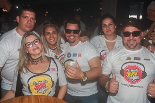 
<a style='margin-left: 5px;' class='btn btn-xs btn-social btn-facebook' href='https://www.facebook.com/sharer/sharer.php?u=https://galeramix.s01.web.getmuller.com.br/imagem/a84/800-800-90/conteudo/site_galerias/84/feijoada-do-jean-negao-galera-mix-25.jpg' rel='popup' data-width='500' data-height='400'><i class='fa fa-facebook'></i>Compartilhar <span class='hidden-xs'>no Facebook</span>
</a> 
<a class='btn btn-default btn-xs' target='_blank' href='imagem/a84/800-800-90/conteudo/site_galerias/84/feijoada-do-jean-negao-galera-mix-25.jpg'>
<span class='glyphicon glyphicon-cloud-download'></span> Salvar
</a>
