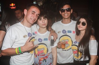 
<a style='margin-left: 5px;' class='btn btn-xs btn-social btn-facebook' href='https://www.facebook.com/sharer/sharer.php?u=https://galeramix.s01.web.getmuller.com.br/imagem/a84/800-800-90/conteudo/site_galerias/84/feijoada-do-jean-negao-galera-mix-41.jpg' rel='popup' data-width='500' data-height='400'><i class='fa fa-facebook'></i>Compartilhar <span class='hidden-xs'>no Facebook</span>
</a> 
<a class='btn btn-default btn-xs' target='_blank' href='imagem/a84/800-800-90/conteudo/site_galerias/84/feijoada-do-jean-negao-galera-mix-41.jpg'>
<span class='glyphicon glyphicon-cloud-download'></span> Salvar
</a>
