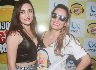 
<a style='margin-left: 5px;' class='btn btn-xs btn-social btn-facebook' href='https://www.facebook.com/sharer/sharer.php?u=https://galeramix.s01.web.getmuller.com.br/imagem/a84/800-800-90/conteudo/site_galerias/84/feijoada-do-jean-negao-galera-mix-51.jpg' rel='popup' data-width='500' data-height='400'><i class='fa fa-facebook'></i>Compartilhar <span class='hidden-xs'>no Facebook</span>
</a> 
<a class='btn btn-default btn-xs' target='_blank' href='imagem/a84/800-800-90/conteudo/site_galerias/84/feijoada-do-jean-negao-galera-mix-51.jpg'>
<span class='glyphicon glyphicon-cloud-download'></span> Salvar
</a>
