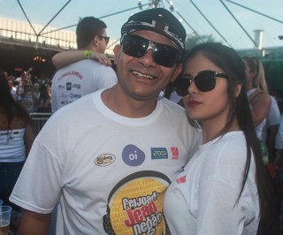 
<a style='margin-left: 5px;' class='btn btn-xs btn-social btn-facebook' href='https://www.facebook.com/sharer/sharer.php?u=https://galeramix.s01.web.getmuller.com.br/imagem/a84/800-800-90/conteudo/site_galerias/84/feijoada-do-jean-negao-galera-mix-62.jpg' rel='popup' data-width='500' data-height='400'><i class='fa fa-facebook'></i>Compartilhar <span class='hidden-xs'>no Facebook</span>
</a> 
<a class='btn btn-default btn-xs' target='_blank' href='imagem/a84/800-800-90/conteudo/site_galerias/84/feijoada-do-jean-negao-galera-mix-62.jpg'>
<span class='glyphicon glyphicon-cloud-download'></span> Salvar
</a>
