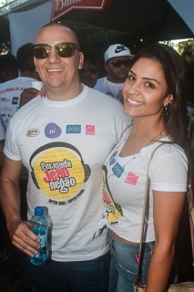 
<a style='margin-left: 5px;' class='btn btn-xs btn-social btn-facebook' href='https://www.facebook.com/sharer/sharer.php?u=https://galeramix.s01.web.getmuller.com.br/imagem/a84/800-800-90/conteudo/site_galerias/84/feijoada-do-jean-negao-galera-mix-64.jpg' rel='popup' data-width='500' data-height='400'><i class='fa fa-facebook'></i>Compartilhar <span class='hidden-xs'>no Facebook</span>
</a> 
<a class='btn btn-default btn-xs' target='_blank' href='imagem/a84/800-800-90/conteudo/site_galerias/84/feijoada-do-jean-negao-galera-mix-64.jpg'>
<span class='glyphicon glyphicon-cloud-download'></span> Salvar
</a>
