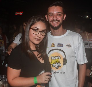 
<a style='margin-left: 5px;' class='btn btn-xs btn-social btn-facebook' href='https://www.facebook.com/sharer/sharer.php?u=https://galeramix.s01.web.getmuller.com.br/imagem/a84/800-800-90/conteudo/site_galerias/84/feijoada-do-jean-negao-galera-mix-72.jpg' rel='popup' data-width='500' data-height='400'><i class='fa fa-facebook'></i>Compartilhar <span class='hidden-xs'>no Facebook</span>
</a> 
<a class='btn btn-default btn-xs' target='_blank' href='imagem/a84/800-800-90/conteudo/site_galerias/84/feijoada-do-jean-negao-galera-mix-72.jpg'>
<span class='glyphicon glyphicon-cloud-download'></span> Salvar
</a>
