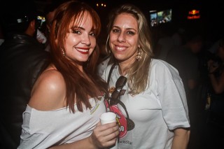 
<a style='margin-left: 5px;' class='btn btn-xs btn-social btn-facebook' href='https://www.facebook.com/sharer/sharer.php?u=https://galeramix.s01.web.getmuller.com.br/imagem/a84/800-800-90/conteudo/site_galerias/84/feijoada-do-jean-negao-galera-mix-73.jpg' rel='popup' data-width='500' data-height='400'><i class='fa fa-facebook'></i>Compartilhar <span class='hidden-xs'>no Facebook</span>
</a> 
<a class='btn btn-default btn-xs' target='_blank' href='imagem/a84/800-800-90/conteudo/site_galerias/84/feijoada-do-jean-negao-galera-mix-73.jpg'>
<span class='glyphicon glyphicon-cloud-download'></span> Salvar
</a>
