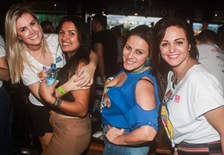 
<a style='margin-left: 5px;' class='btn btn-xs btn-social btn-facebook' href='https://www.facebook.com/sharer/sharer.php?u=https://galeramix.s01.web.getmuller.com.br/imagem/a84/800-800-90/conteudo/site_galerias/84/feijoada-do-jean-negao-galera-mix-77.jpg' rel='popup' data-width='500' data-height='400'><i class='fa fa-facebook'></i>Compartilhar <span class='hidden-xs'>no Facebook</span>
</a> 
<a class='btn btn-default btn-xs' target='_blank' href='imagem/a84/800-800-90/conteudo/site_galerias/84/feijoada-do-jean-negao-galera-mix-77.jpg'>
<span class='glyphicon glyphicon-cloud-download'></span> Salvar
</a>
