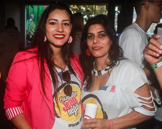 
<a style='margin-left: 5px;' class='btn btn-xs btn-social btn-facebook' href='https://www.facebook.com/sharer/sharer.php?u=https://galeramix.s01.web.getmuller.com.br/imagem/a84/800-800-90/conteudo/site_galerias/84/feijoada-do-jean-negao-galera-mix-82.jpg' rel='popup' data-width='500' data-height='400'><i class='fa fa-facebook'></i>Compartilhar <span class='hidden-xs'>no Facebook</span>
</a> 
<a class='btn btn-default btn-xs' target='_blank' href='imagem/a84/800-800-90/conteudo/site_galerias/84/feijoada-do-jean-negao-galera-mix-82.jpg'>
<span class='glyphicon glyphicon-cloud-download'></span> Salvar
</a>
