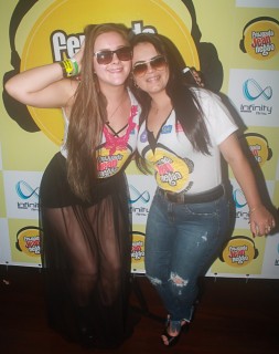 
<a style='margin-left: 5px;' class='btn btn-xs btn-social btn-facebook' href='https://www.facebook.com/sharer/sharer.php?u=https://galeramix.s01.web.getmuller.com.br/imagem/a84/800-800-90/conteudo/site_galerias/84/feijoada-do-jean-negao-galera-mix-88.jpg' rel='popup' data-width='500' data-height='400'><i class='fa fa-facebook'></i>Compartilhar <span class='hidden-xs'>no Facebook</span>
</a> 
<a class='btn btn-default btn-xs' target='_blank' href='imagem/a84/800-800-90/conteudo/site_galerias/84/feijoada-do-jean-negao-galera-mix-88.jpg'>
<span class='glyphicon glyphicon-cloud-download'></span> Salvar
</a>
