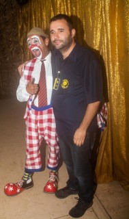 
<a style='margin-left: 5px;' class='btn btn-xs btn-social btn-facebook' href='https://www.facebook.com/sharer/sharer.php?u=https://galeramix.s01.web.getmuller.com.br/imagem/a85/800-800-90/conteudo/site_galerias/85/img2977.jpg' rel='popup' data-width='500' data-height='400'><i class='fa fa-facebook'></i>Compartilhar <span class='hidden-xs'>no Facebook</span>
</a> 
<a class='btn btn-default btn-xs' target='_blank' href='imagem/a85/800-800-90/conteudo/site_galerias/85/img2977.jpg'>
<span class='glyphicon glyphicon-cloud-download'></span> Salvar
</a>
