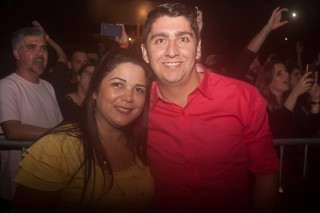 
                            <a style='margin-left: 5px;' class='btn btn-xs btn-social btn-facebook' href='https://www.facebook.com/sharer/sharer.php?u=https://galeramix.s01.web.getmuller.com.br/imagem/a86/800-800-90/conteudo/site_galerias/86/skank-petry-galera-mix-11.jpg' rel='popup' data-width='500' data-height='400'><i class='fa fa-facebook'></i>Compartilhar <span class='hidden-xs'>no Facebook</span>
                        </a> 
                        <a class='btn btn-default btn-xs' target='_blank' href='imagem/a86/800-800-90/conteudo/site_galerias/86/skank-petry-galera-mix-11.jpg'>
                            <span class='glyphicon glyphicon-cloud-download'></span> Salvar
                        </a>
                        