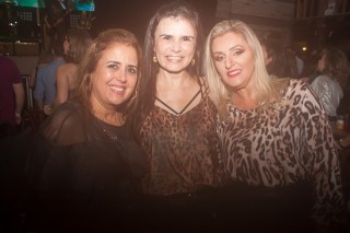 
            <a style='margin-left: 5px;' class='btn btn-xs btn-social btn-facebook' href='https://www.facebook.com/sharer/sharer.php?u=https://galeramix.s01.web.getmuller.com.br/imagem/a86/800-800-90/conteudo/site_galerias/86/skank-petry-galera-mix-15.jpg' rel='popup' data-width='500' data-height='400'><i class='fa fa-facebook'></i>Compartilhar <span class='hidden-xs'>no Facebook</span>
        </a> 
        <a class='btn btn-default btn-xs' target='_blank' href='imagem/a86/800-800-90/conteudo/site_galerias/86/skank-petry-galera-mix-15.jpg'>
            <span class='glyphicon glyphicon-cloud-download'></span> Salvar
        </a>
        